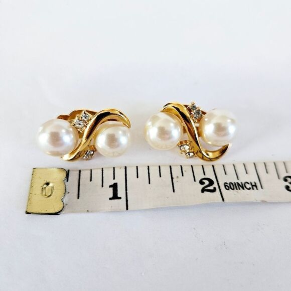 Vintage Signed Richelieu Classic Gold Tone Faux Pearl Rhinestone ClipOn Earrings - Picture 10 of 10